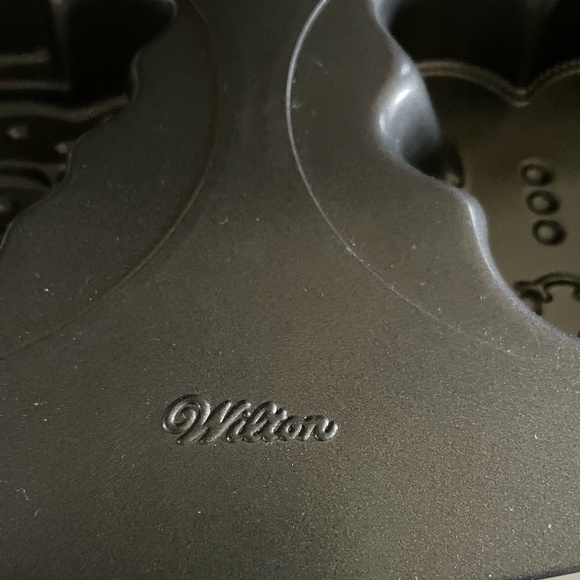 WILTON MINI GINGERBREAD/XMAS TREE CAKE MOLD - Picture 3 of 6